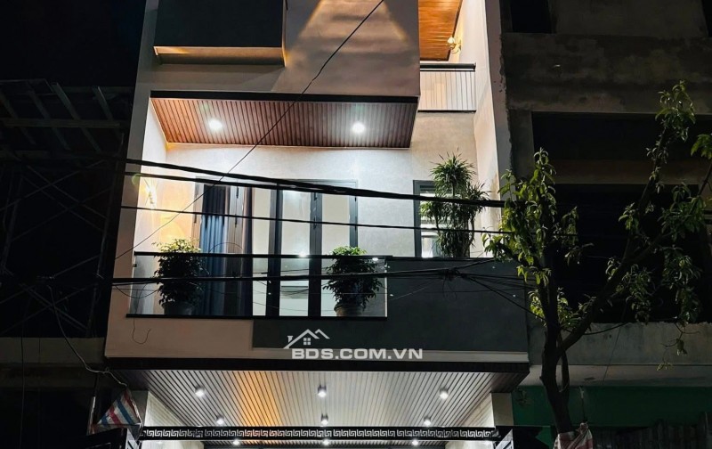 Bán nhà SIÊU ĐẸP 3 tầng đường Nguyễn Chích - Sát Lý Thái Tông